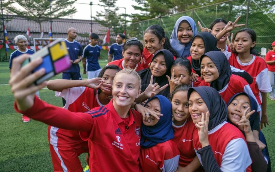 Arsenal and England’s Leah Williamson launches ground-breaking coaching programme in Indonesia